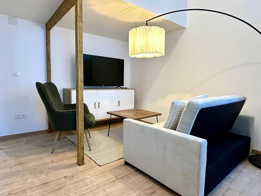 Chic 1Br Apartment - Directly Near Schoenbrunn Виена Екстериор снимка