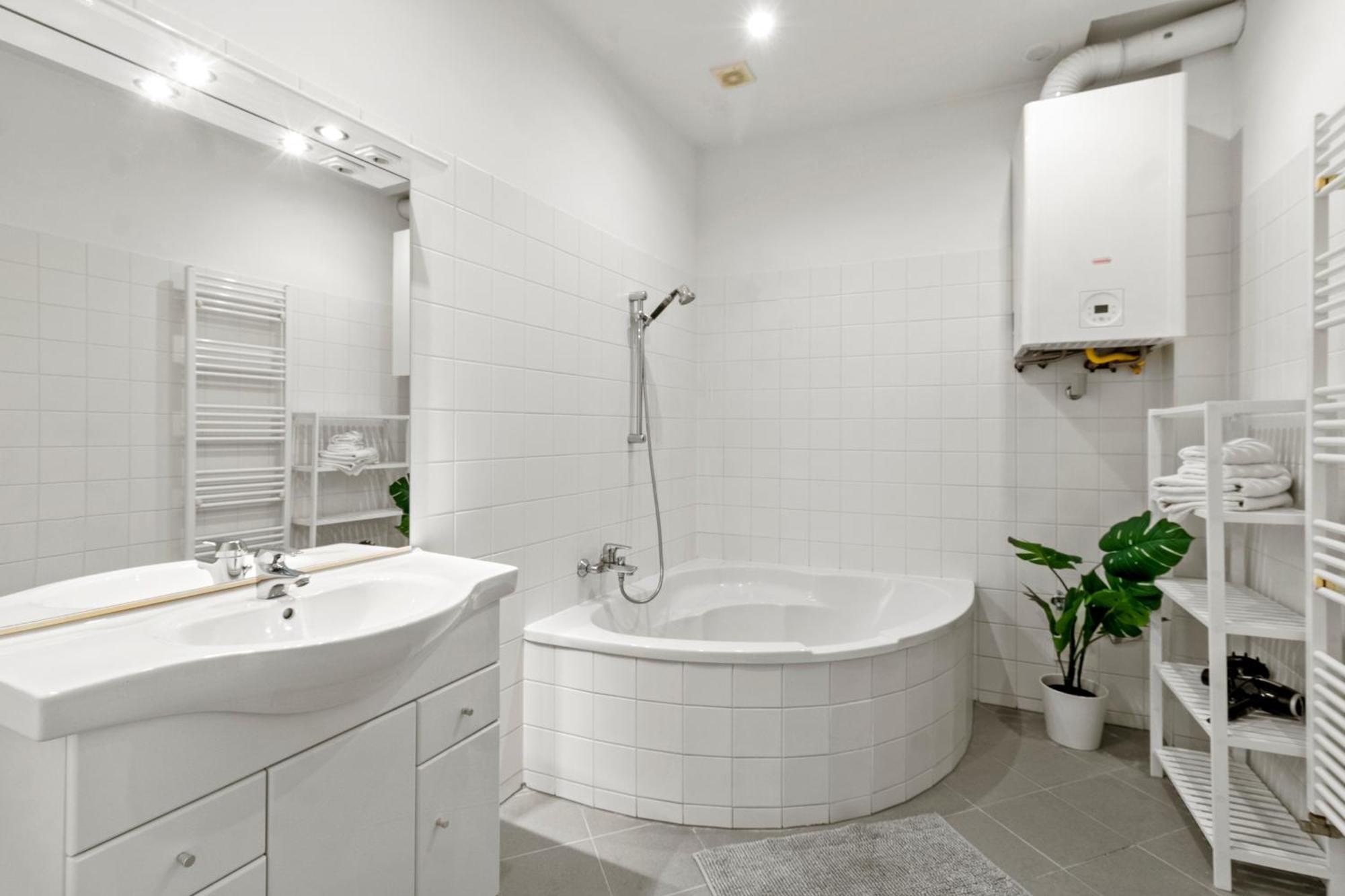 Chic 1Br Apartment - Directly Near Schoenbrunn Виена Екстериор снимка