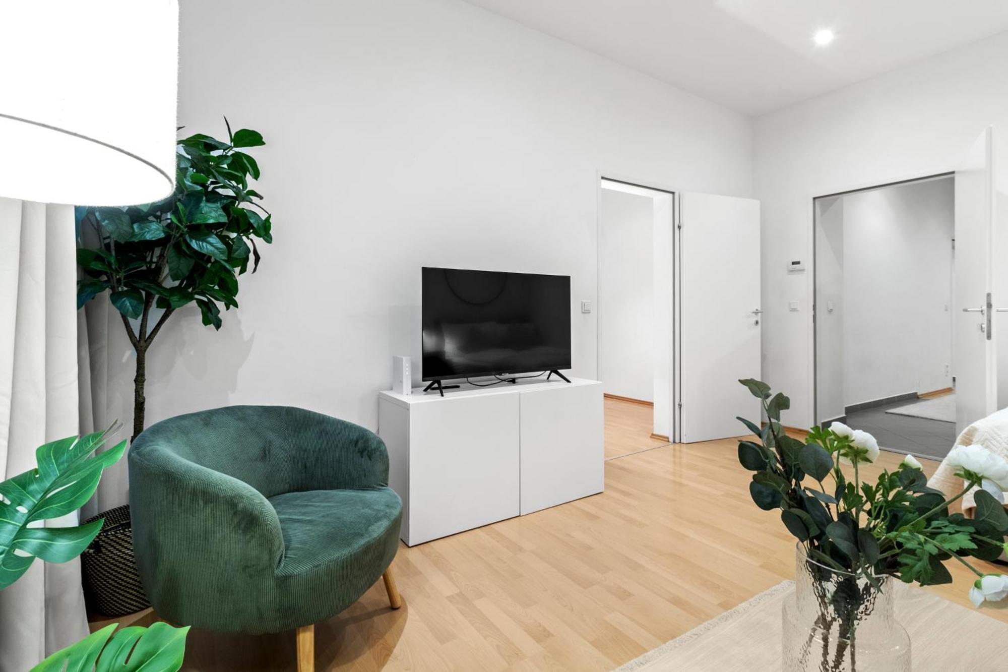 Chic 1Br Apartment - Directly Near Schoenbrunn Виена Екстериор снимка