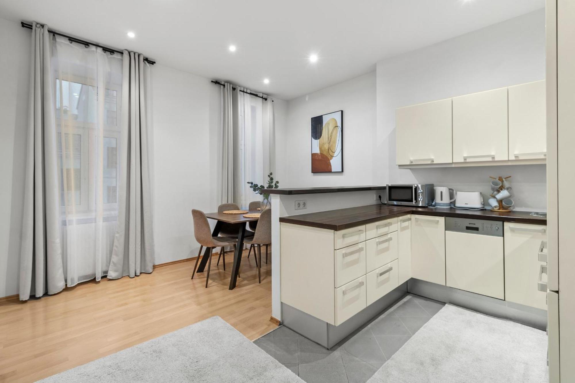 Chic 1Br Apartment - Directly Near Schoenbrunn Виена Екстериор снимка