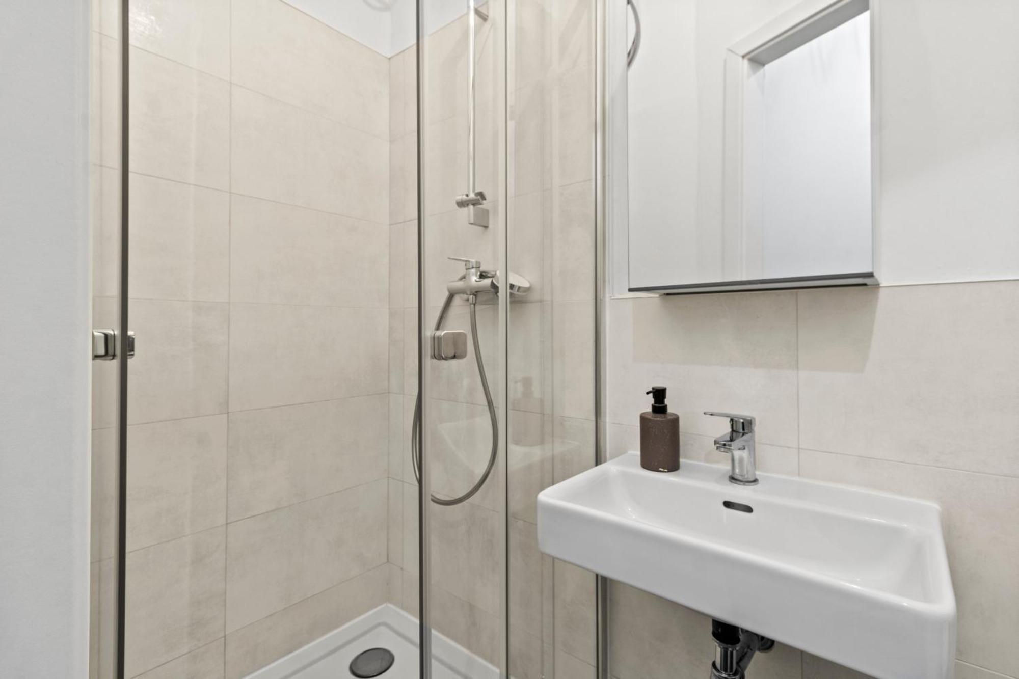 Chic 1Br Apartment - Directly Near Schoenbrunn Виена Екстериор снимка