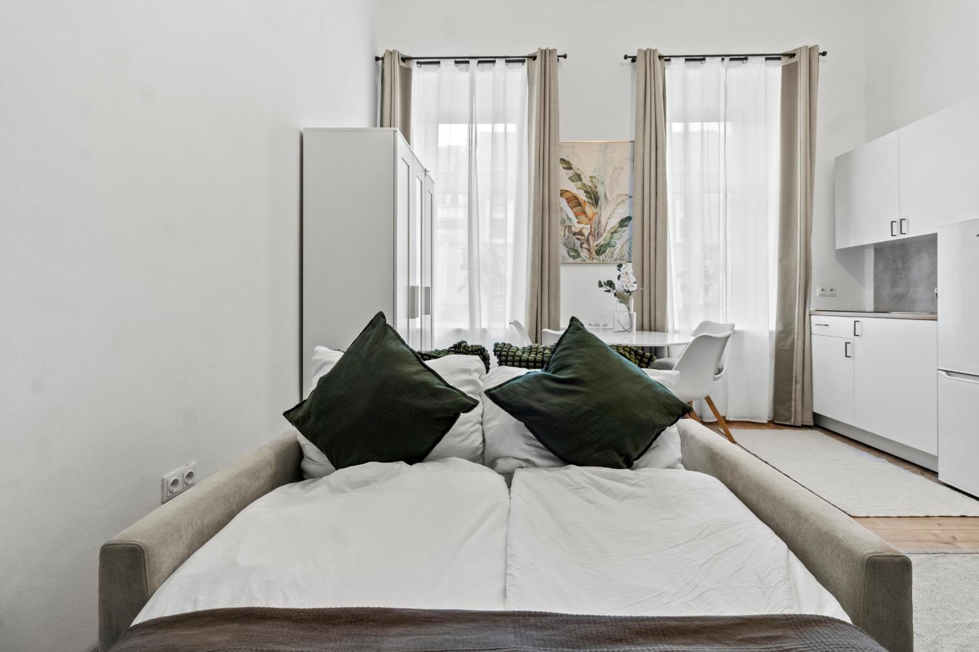 Chic 1Br Apartment - Directly Near Schoenbrunn Виена Екстериор снимка